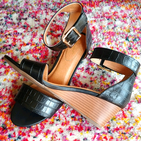 NEW-No Box 😎 Ankle Strap Wedge Sandals - Picture 1 of 9